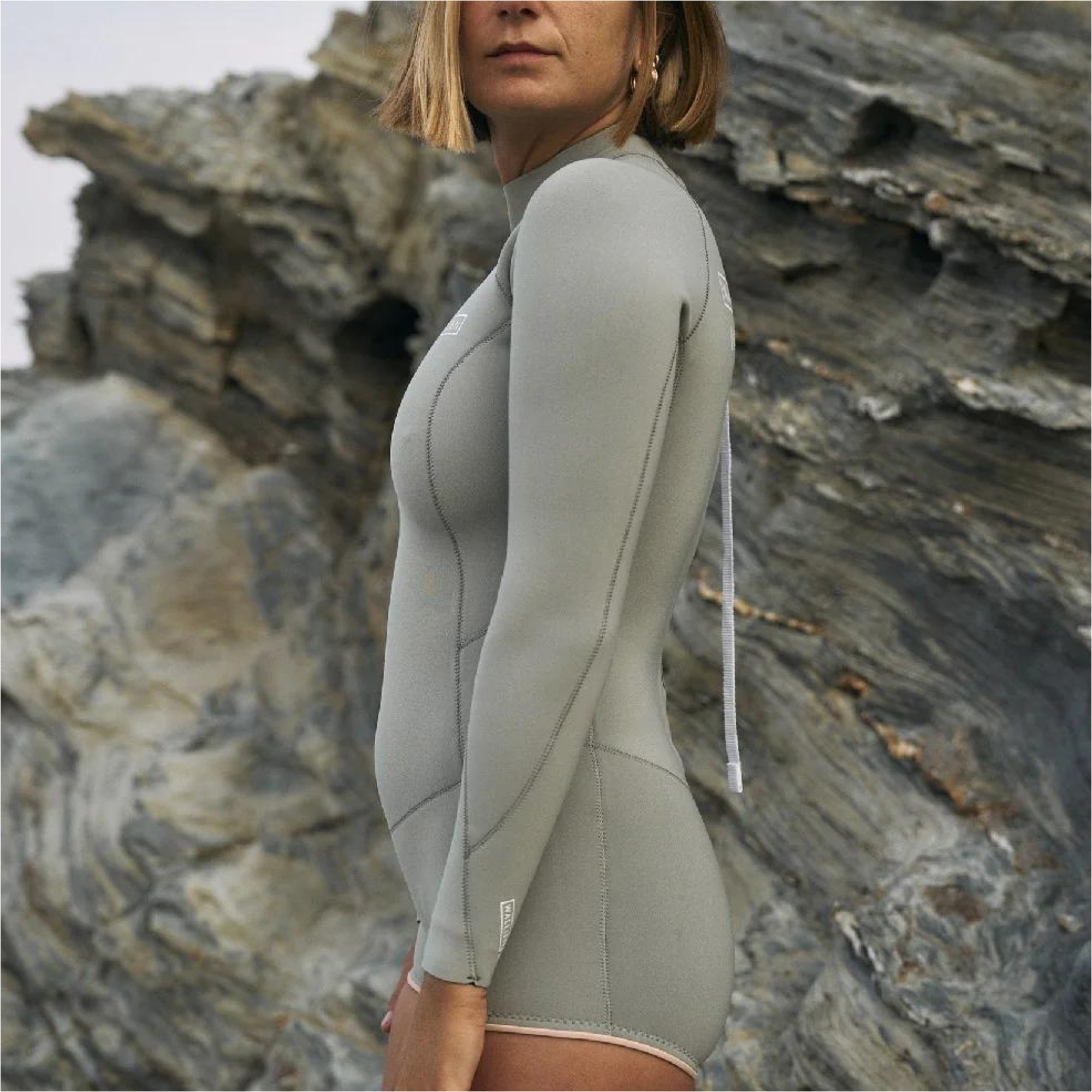 2026 Wallien Femmes Nikki Van Dijk Boyleg Cut 2mm Back Zip Printemps Combinaison Néoprène Combinaison Néoprène 101007 - Moon